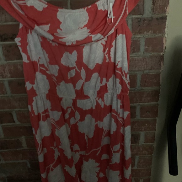 Cute floral dress! - Picture 2 of 6